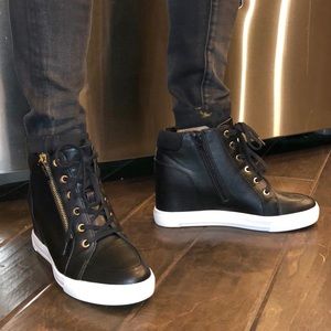 Aldo hidden heel black sneaker flat tops